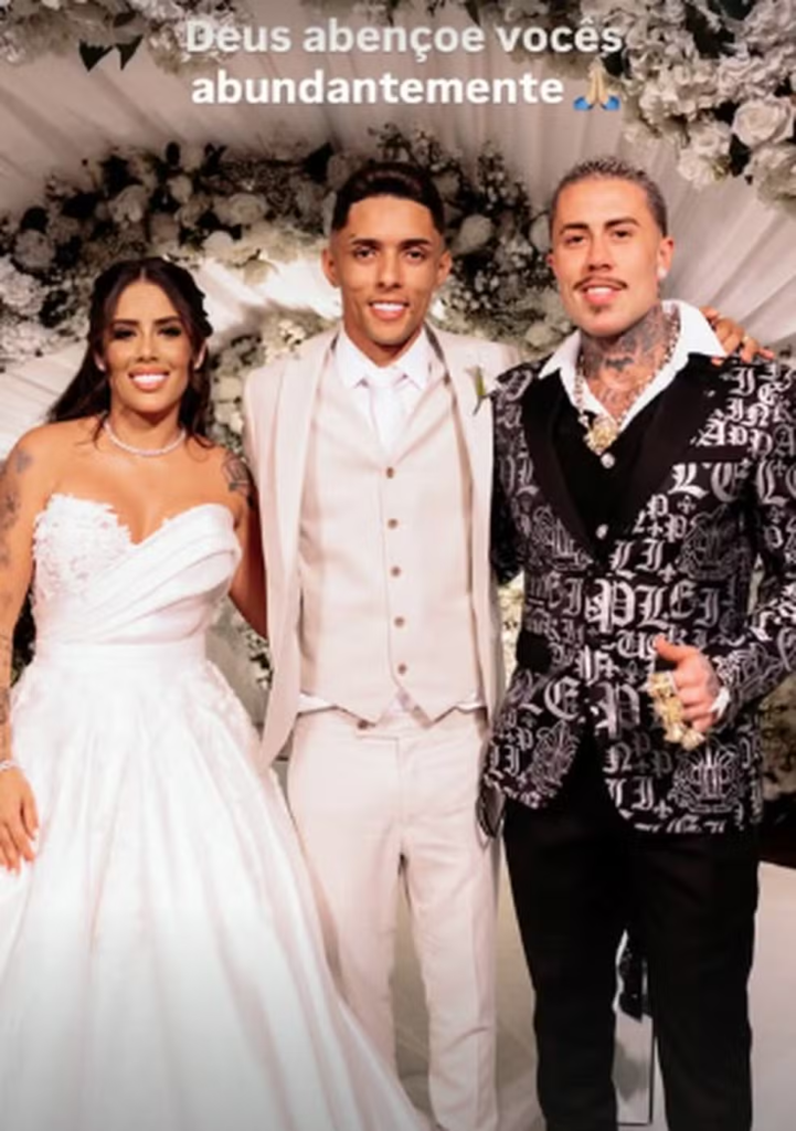 image-326-721x1024 😱[VÍDEO] Influenciador causa revolta ao “tomar” joias dos convidados durante o próprio casamento: “Saiu descalço e sem Rolex!” 💍🔥