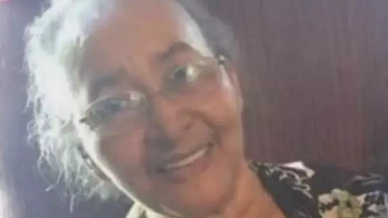 image-106 Brasileira morre ao ficar grudada em colchão infestado de baratas e fezes