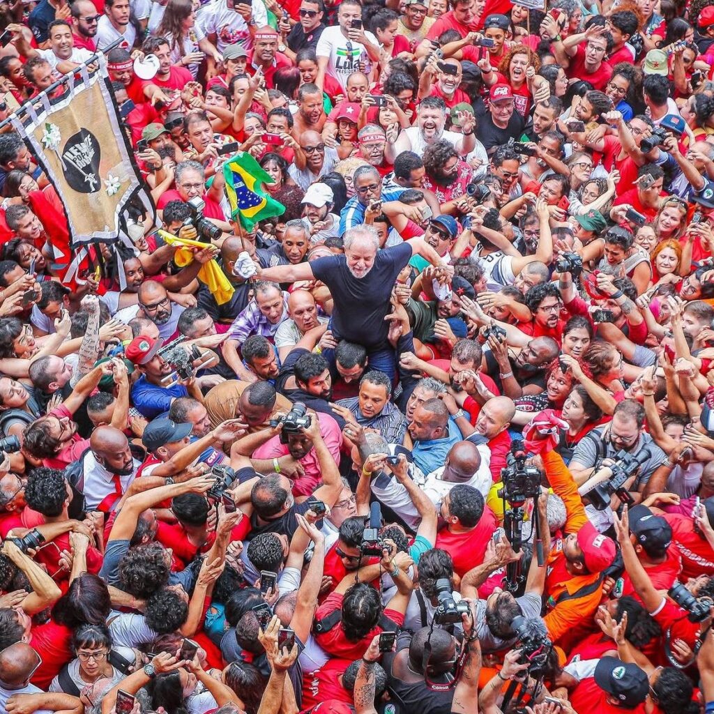4860b9f7-37ec-40d9-aaac-b9577d2347be-1024x1024 🚨 URGENTE: Jair Bolsonaro se torna o quarto ex-presidente preso na história do Brasil