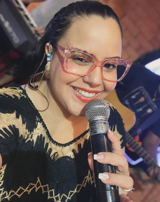 image-371 TRAGÉDIA NO MUNDO DA MÚSICA: Cantora Luna Alves faz show, agradece a vida nas redes e morre em casa poucas horas depois — fãs e família em choque!