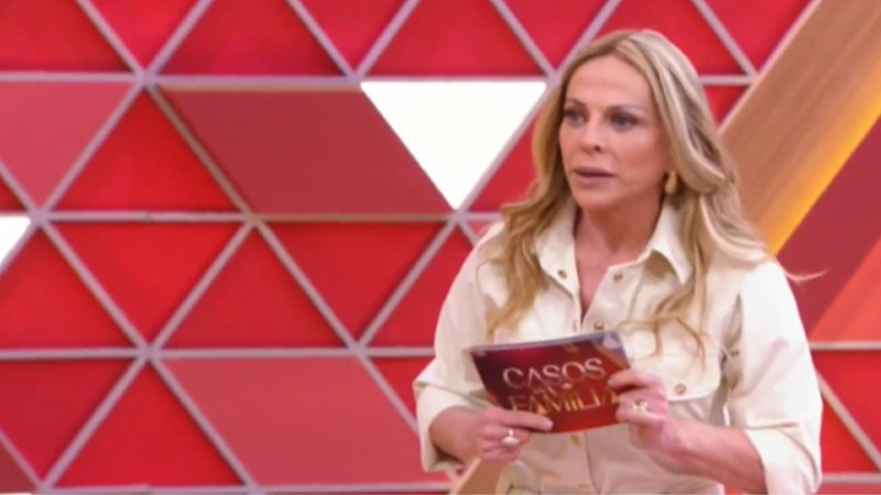 image-408 💥🔥 [VÍDEO CHOCANTE] “Casos de Família” vira caso de polícia! Marido, cunhado e revelações bombásticas transformam palco do SBT em ringue ao vivo! 😱🎬