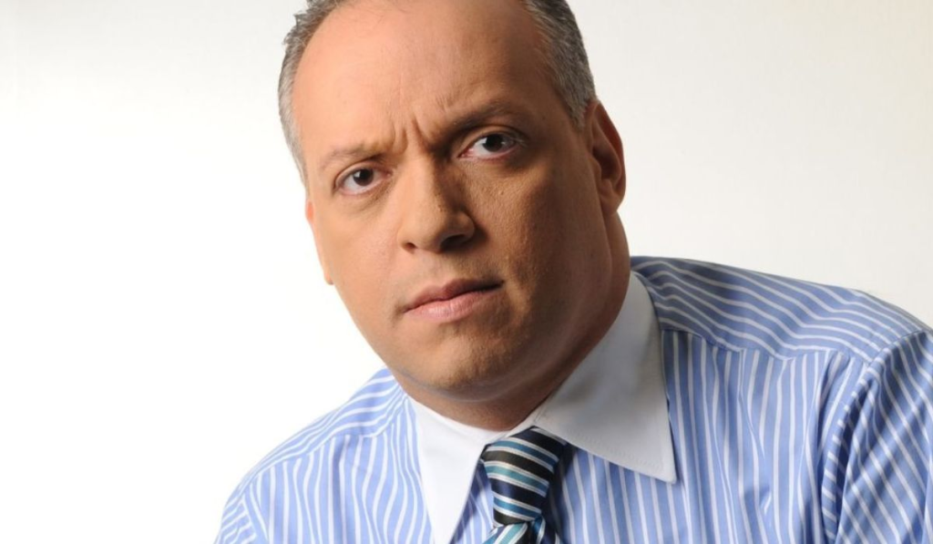 image-485-1024x597 💥 “Pastor de calcinha” choca Goiânia — mas o que realmente deixou a web em choque foi o valor do salário que ele recebe no serviço público!