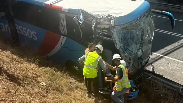 image-610 Tragédia no IP3: choque frontal deixa um morto e dezenas de feridos em Tondela