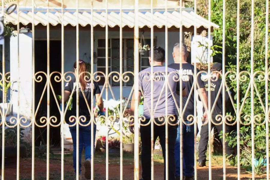 image-8 Criminosos se passam por policiais, invadem casa e executam homem com dez tiros em Campo Grande – tudo registrado em vídeo!
